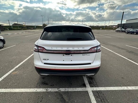 2019 Lincoln Nautilus I, белый, 2700000 рублей - вид 2