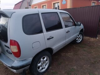 2005 Chevrolet Niva I, серебристый, 300000 рублей, вид 2