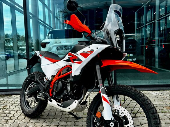 2025 KTM 390 Adventure R, белый, 889000 рублей