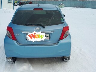 2013 Toyota Vitz III (XP130), голубой, 650000 рублей, вид 4