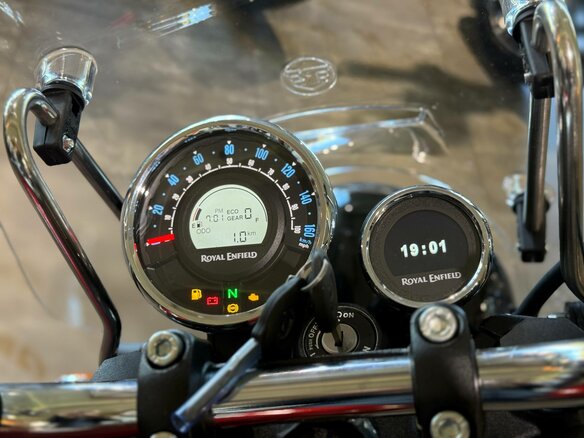 2025 Royal Enfield Meteor, красный, 519000 рублей - вид 18