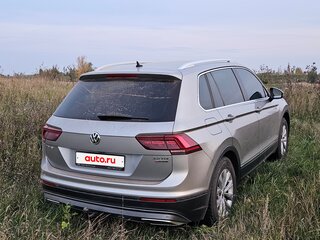 2016 Volkswagen Tiguan II, серебристый, 2000000 рублей, вид 5