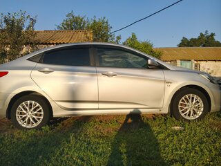 2011 Hyundai Solaris I, серебристый, 530000 рублей, вид 3