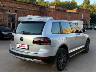 2009 Volkswagen Touareg I Рестайлинг, серебристый, 1150000 рублей, вид 2