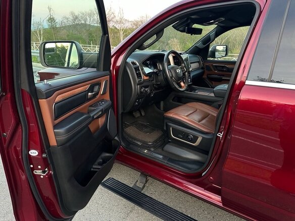 2023 Ram 1500 Crew Cab V, пурпурный, 8321000 рублей - вид 6