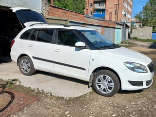 2014 Skoda Fabia II Рестайлинг, белый, 830000 рублей, вид 1