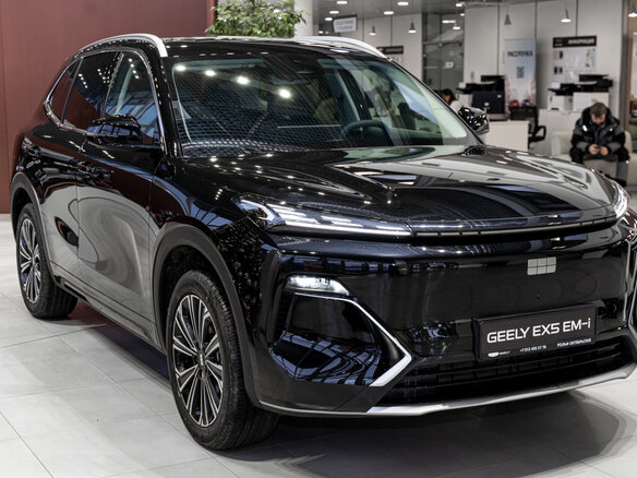 2025 Geely EX5 Гибрид EM-i, чёрный - вид 2