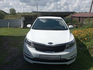 2015 Kia Rio III Рестайлинг, белый, 1300000 рублей, вид 2