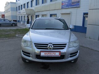 2008 Volkswagen Touareg I Рестайлинг, серебристый, 1350000 рублей, вид 2