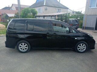 2011 Toyota ISis I Рестайлинг, чёрный, 1500000 рублей, вид 1