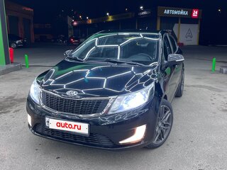 2013 Kia Rio 5-speed III, чёрный, 770000 рублей, вид 4