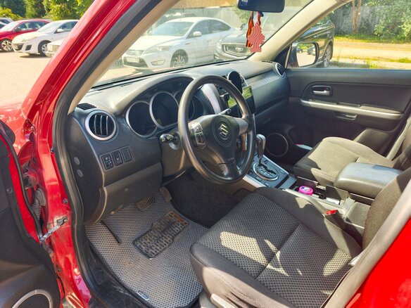 2010 Suzuki Grand Vitara II Рестайлинг, красный, 1150000 рублей - вид 5
