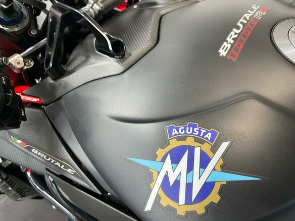 2023 MV Agusta Brutale 1000, чёрный - вид 5