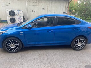 2019 Hyundai Solaris II, синий, 1600000 рублей, вид 2