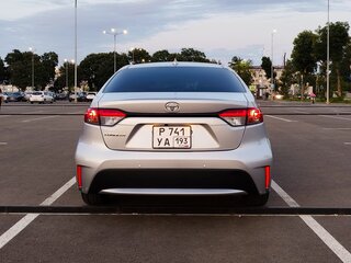 2019 Toyota Corolla XII (E210), серебристый, 1900000 рублей, вид 3