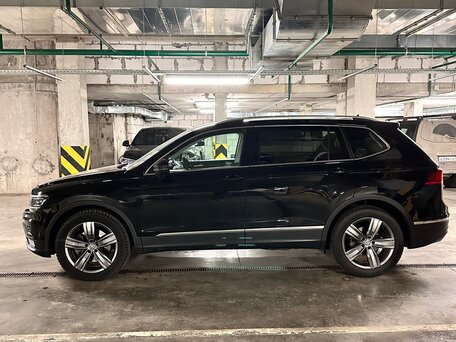 2019 Volkswagen Tiguan Allspace II, чёрный, 3000000 рублей, вид 2