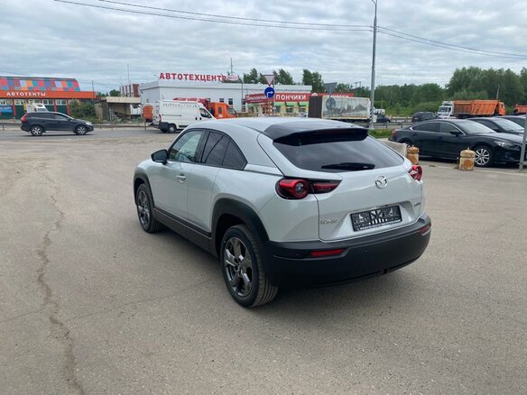 2020 Mazda MX-30 I, серый - вид 3