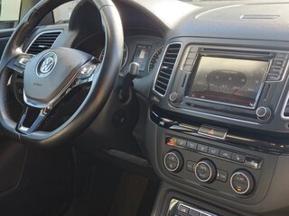 2016 Volkswagen Sharan II Рестайлинг, белый, 1600000 рублей, вид 3