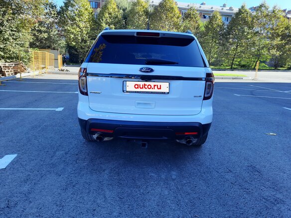 2013 Ford Explorer Sport V, белый, 1700000 рублей - вид 5