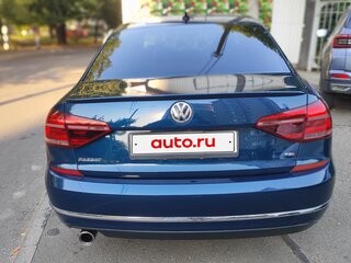 2018 Volkswagen Passat (North America and China) I Рестайлинг, синий, 1850000 рублей, вид 4