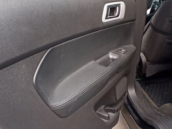 2014 Ford Explorer V, чёрный, 1350000 рублей - вид 11