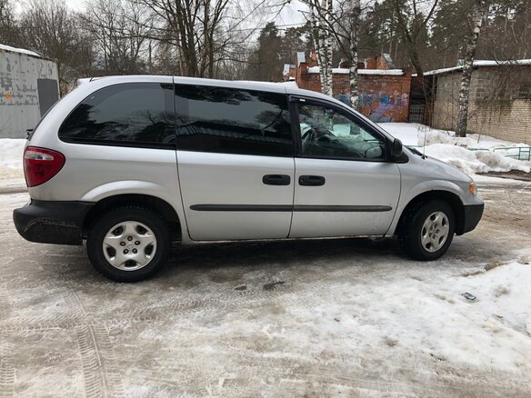 2001 Dodge Caravan 3-speed IV, серебристый - вид 1