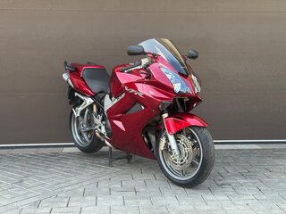 2008 Honda VFR 800, красный, 548800 рублей, вид 5