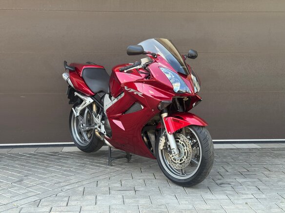 2008 Honda VFR 800, красный, 548800 рублей - вид 4