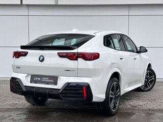 2025 BMW X2 xDrive25i II (U10), белый, 6300000 рублей, вид 4