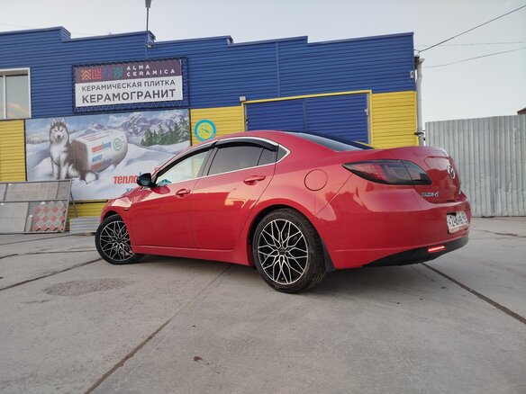 2008 Mazda 6 II (GH), красный, 800000 рублей - вид 3