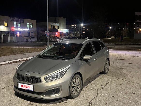 2017 Kia Ceed II Рестайлинг, серебристый, 1149000 рублей - вид 2