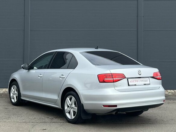 2015 Volkswagen Jetta VI Рестайлинг, серебристый, 1080000 рублей - вид 6