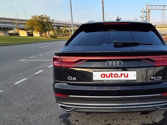 2021 Audi Q8 45 TDI I (4M), чёрный - вид 4