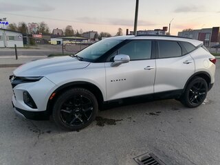 2019 Chevrolet Blazer III, серебристый, 1890000 рублей, вид 3