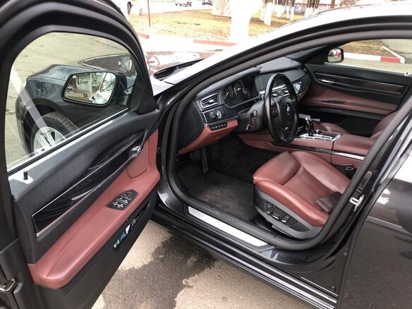 2009 BMW 7 серии 740d V (F01/F02/F04), серый - вид 5