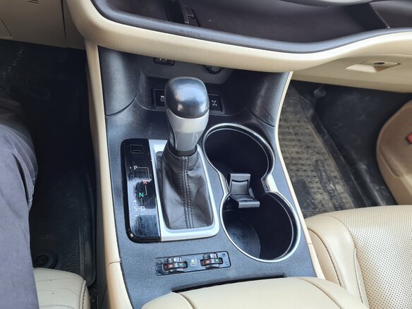 2014 Toyota Highlander III (XU50), чёрный - вид 23