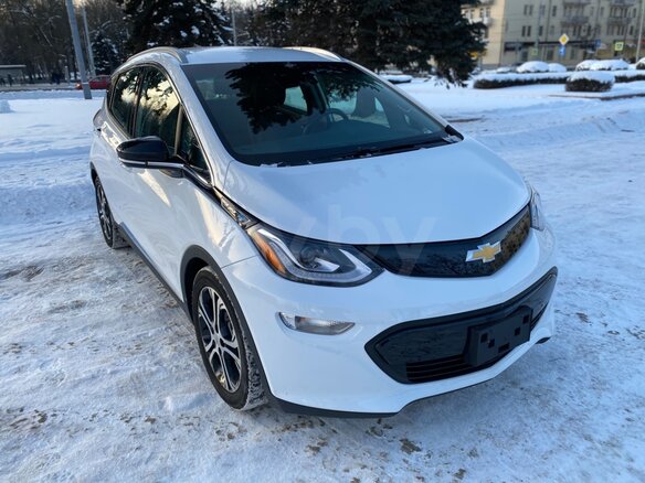 2017 Chevrolet Bolt I, белый - вид 1