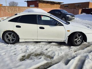 1996 Mazda 323 V (BA), белый, 300000 рублей, вид 3