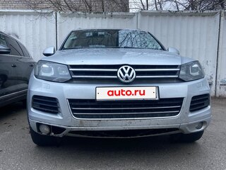 2013 Volkswagen Touareg II, серебристый, 2050000 рублей, вид 3