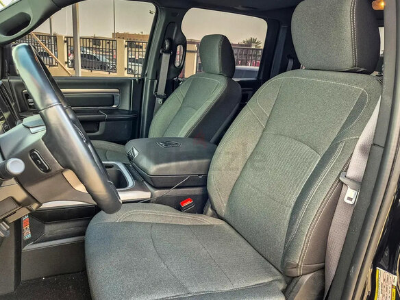 2023 Ram 1500 Quad Cab V, чёрный - вид 13