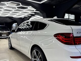 2009 BMW 5 серии Gran Turismo 535i VI (F10/F11/F07), белый, 1399000 рублей, вид 1