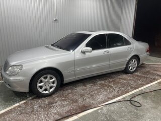 2004 Mercedes-Benz S-Класс 500 7-speed IV (W220) Рестайлинг, серебристый, 1520000 рублей, вид 4