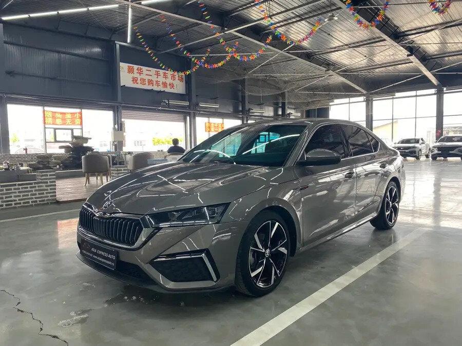 Открыть фотографии: Skoda Octavia IV (A8)