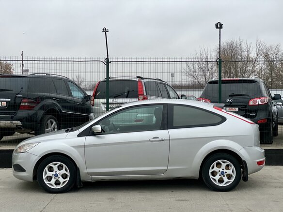 2009 Ford Focus II Рестайлинг, серебристый - вид 1