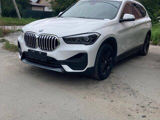2021 BMW X1 Long 20Li sDrive II (F48) Рестайлинг, белый, 3177000 рублей, вид 2