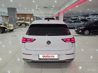 2023 Volkswagen Golf VIII, белый, 2875000 рублей, вид 4