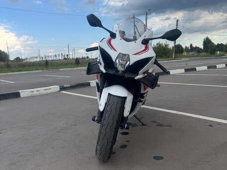 2017 Suzuki GSX-R 1000, белый, 1135000 рублей, вид 1