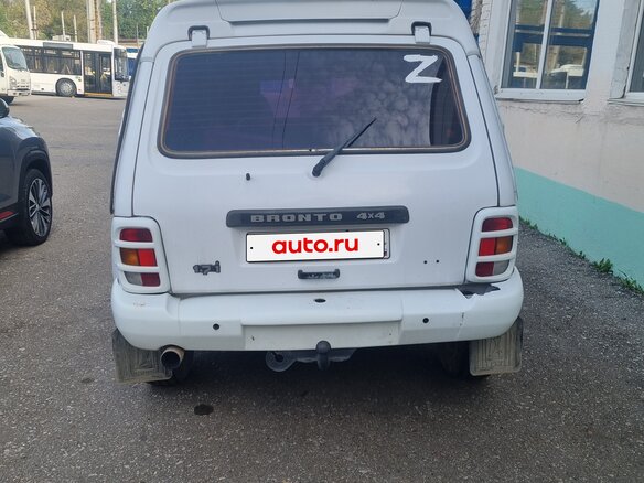 2003 Lada (ВАЗ) 2121 (4x4) I Рестайлинг, белый, 400000 рублей - вид 1