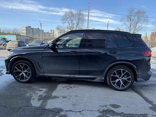 2020 BMW X5 40i IV (G05/G18), чёрный, 6800000 рублей, вид 4