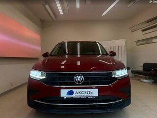 2021 Volkswagen Tiguan II Рестайлинг, красный, 3012000 рублей, вид 2